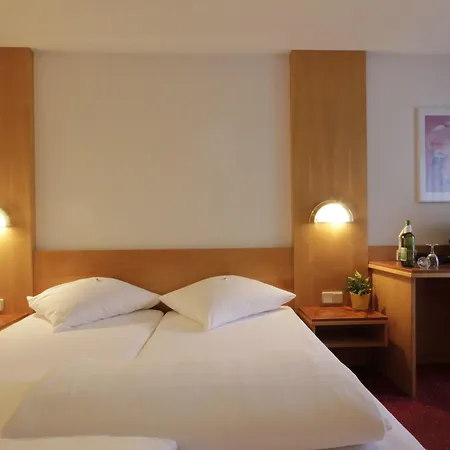 Tia Monte Hotel 3*