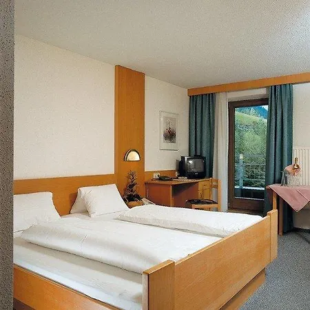 Tia Monte Hotel 3*
