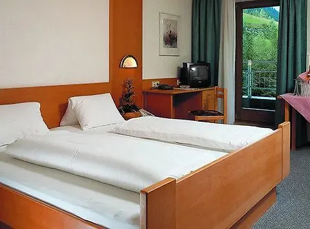 Tia Monte Hotel 3*