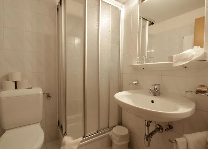 Tia Monte קאונרטל