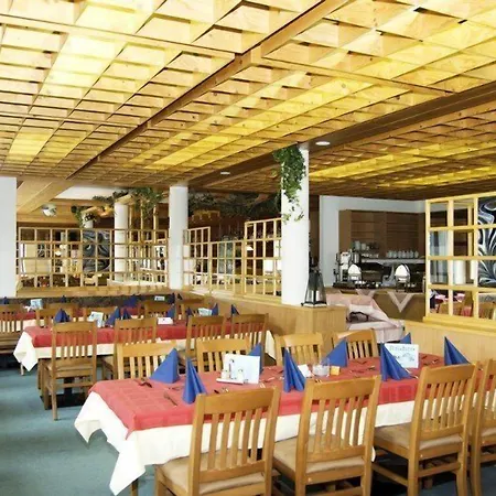 Отель Tia Monte 3*