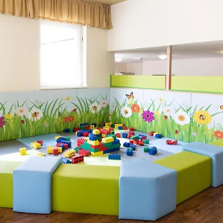 Tia Monte מלון קאונרטל