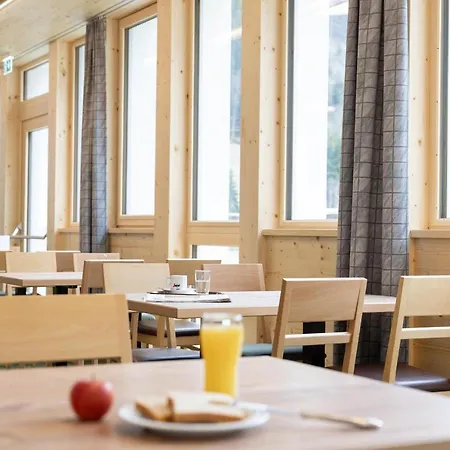 Tia Monte קאונרטל