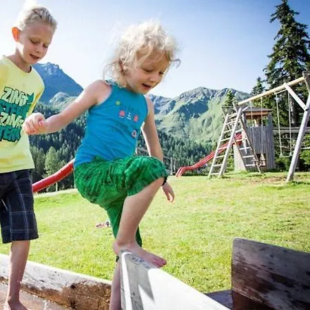 מלון Tia Monte 3*